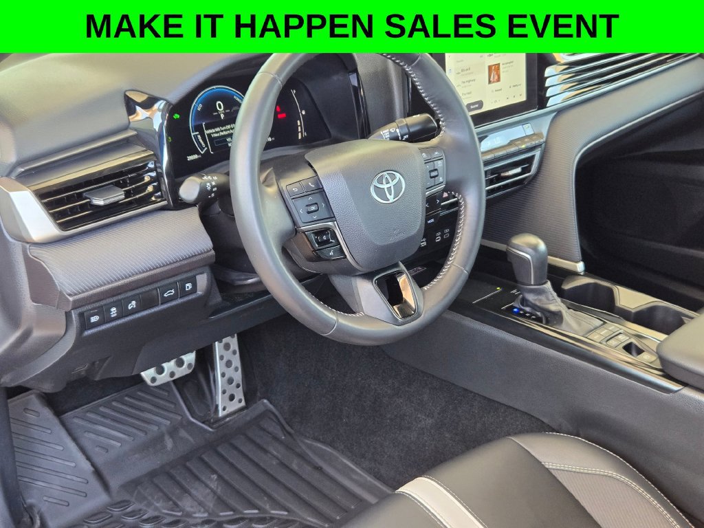 Used 2025 Toyota Camry SE FWD image 10