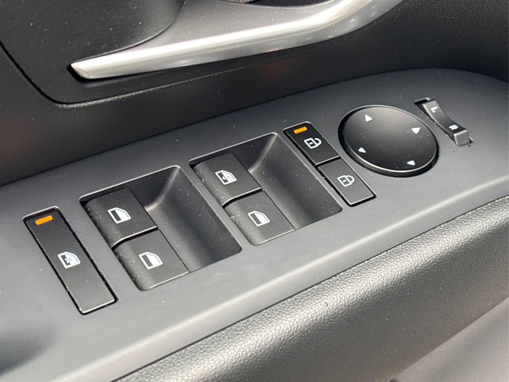 Certified 2025 Hyundai Tucson SE image 32