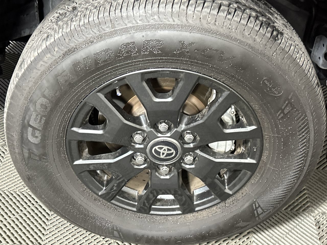 Used 2025 Toyota 4Runner SR5 AWD/4WD image 10