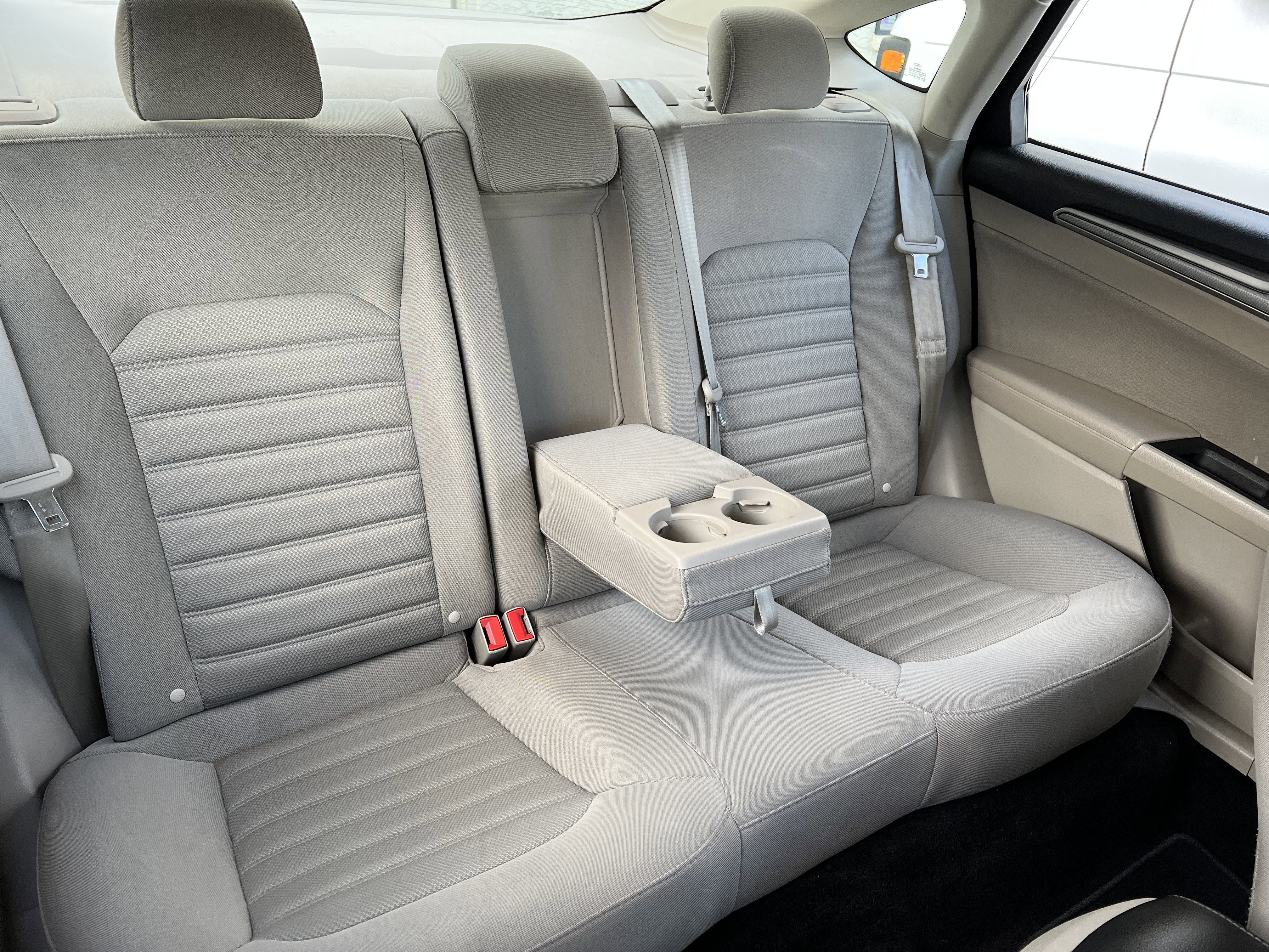 Used 2018 Ford Fusion SE image 10