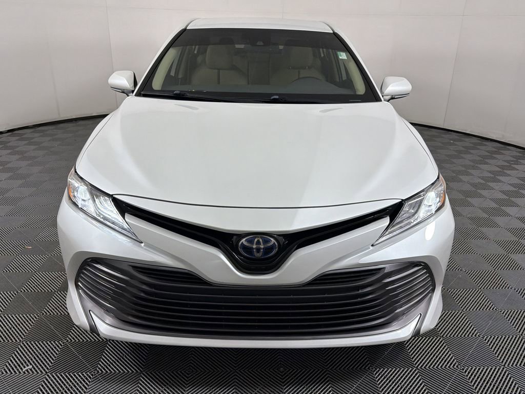 Used 2020 Toyota Camry XLE video 2