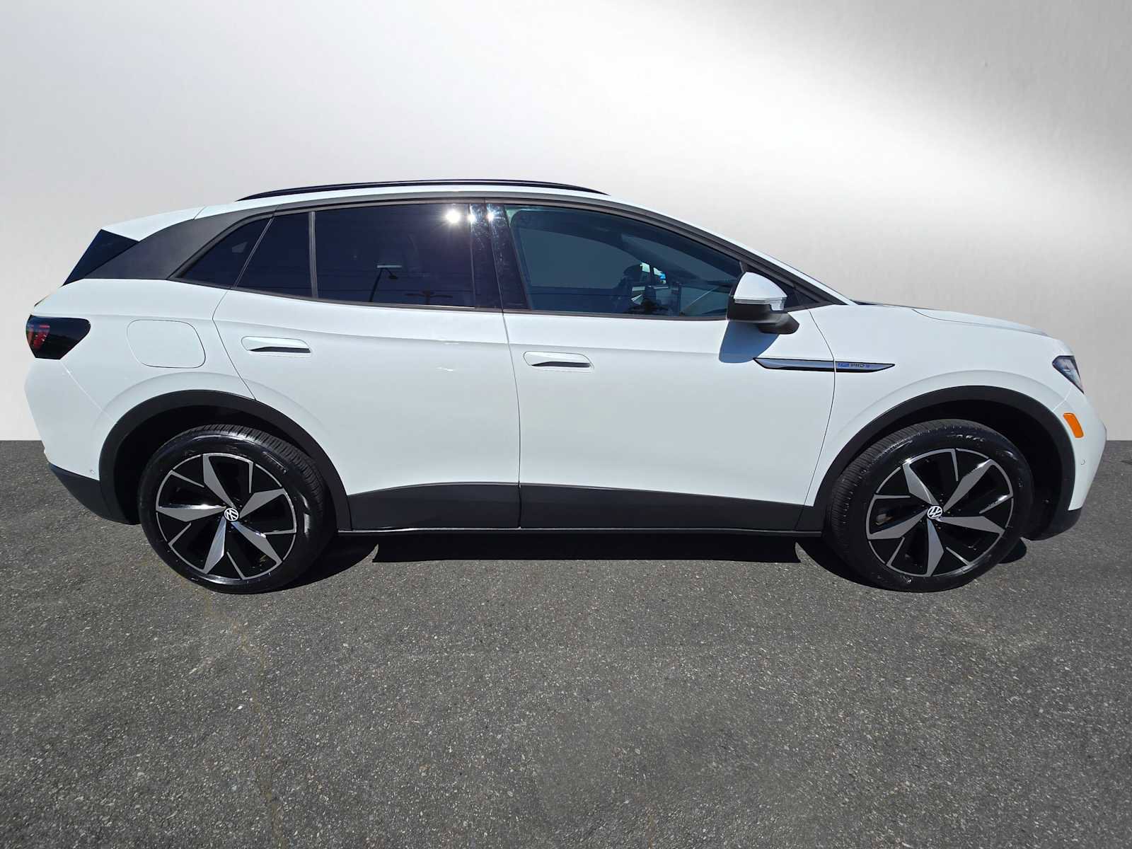 Used 2023 Volkswagen ID.4 Pro S AWD/4WD image 2