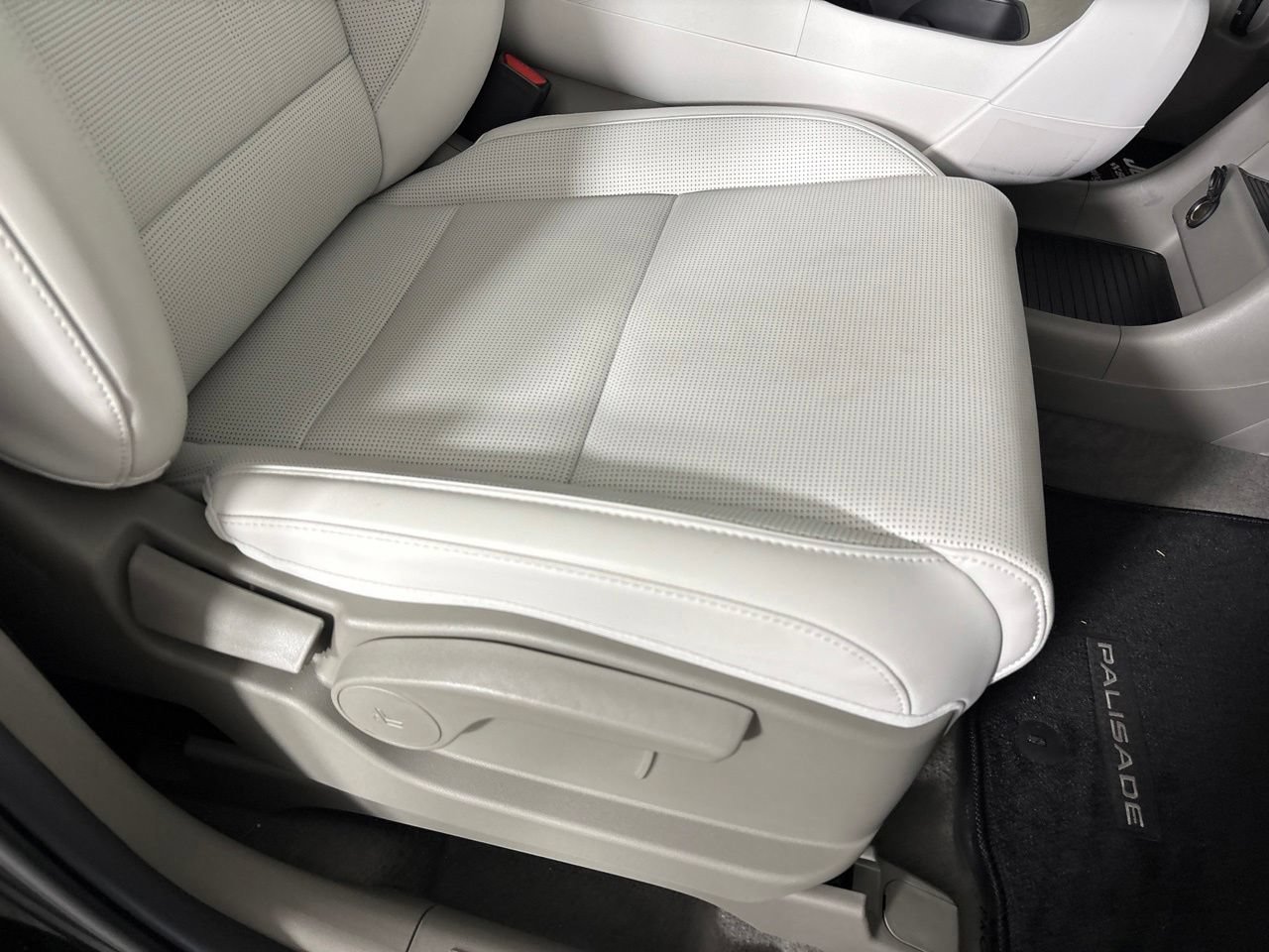 Used 2026 Hyundai Palisade SEL FWD image 31