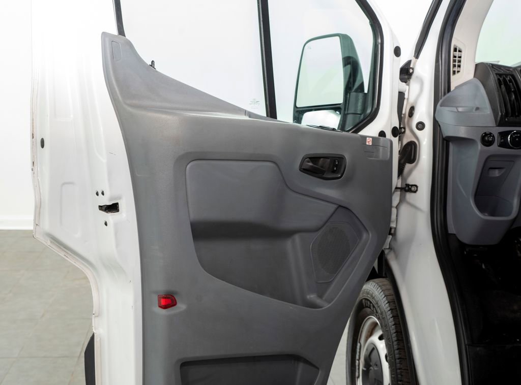 Used 2019 Ford Transit 350 XL image 5