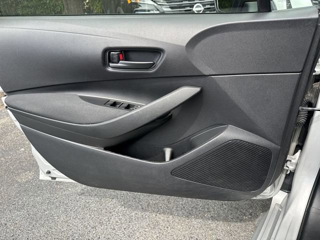 Used 2022 Toyota Corolla LE FWD image 25