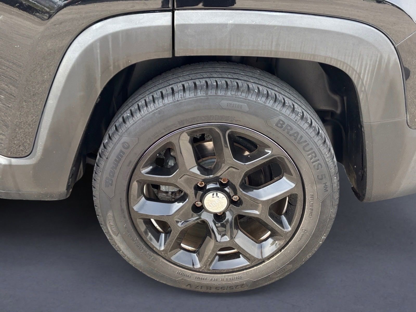 Used 2015 Jeep Renegade Latitude FWD image 12