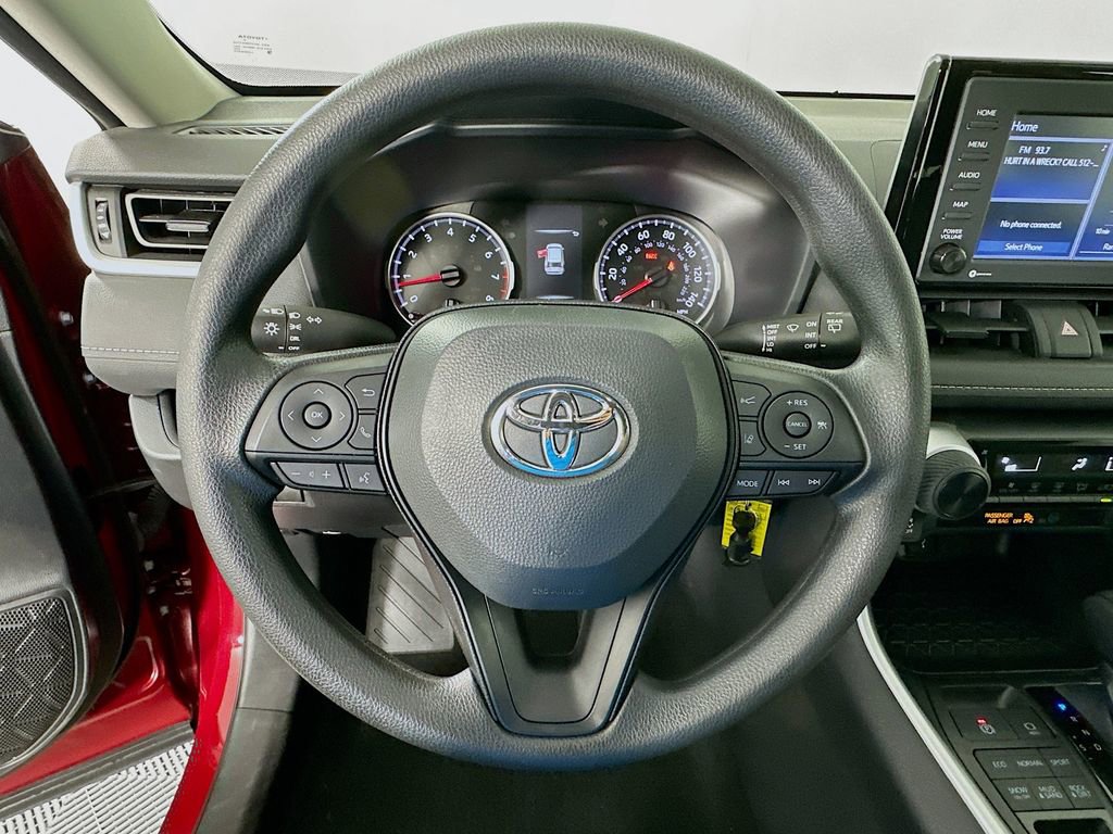 Used 2022 Toyota RAV4 LE image 11