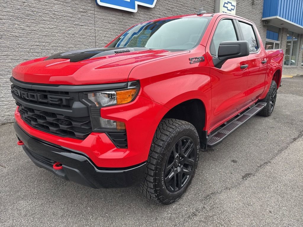 New 2026 Chevrolet Silverado 1500 Custom Trail Boss w/ LPO, Dark Essentials Package AWD/4WD image 3