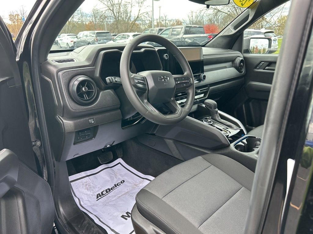 Used 2024 Chevrolet Colorado Trail Boss w/ Advanced Trailering Package image 2