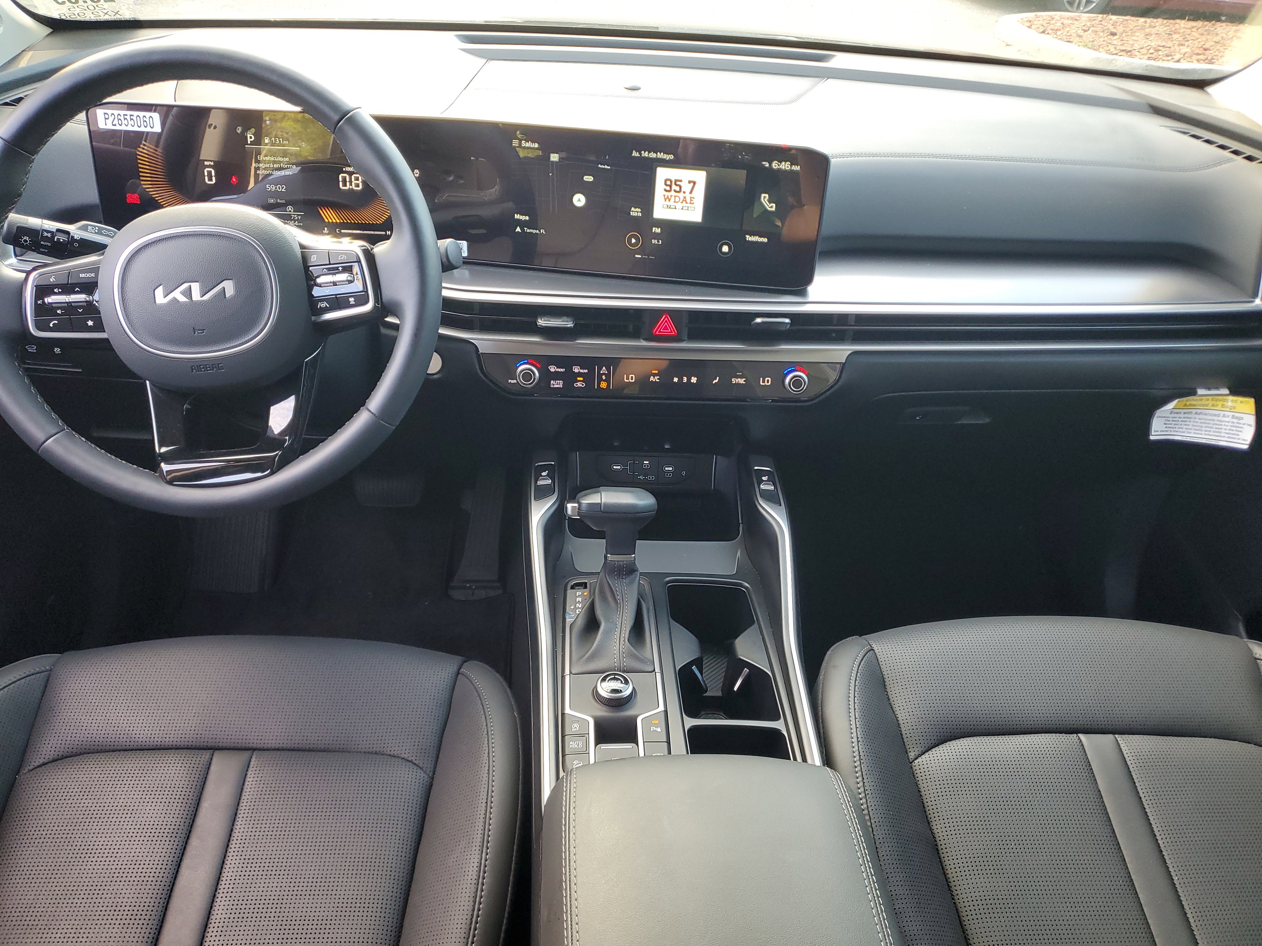 Certified 2025 Kia Sorento EX w/ Panoramic Sunroof Package FWD image 11