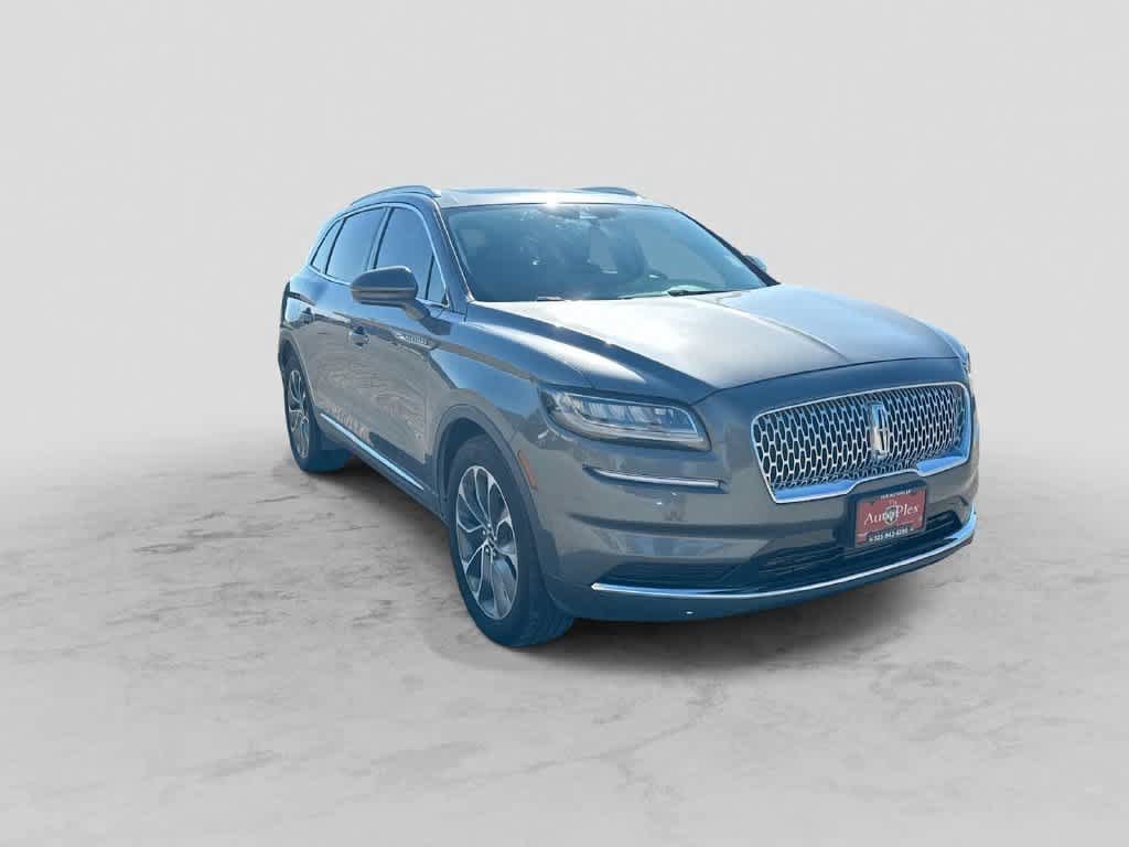 Used 2023 Lincoln Nautilus Reserve FWD image 2