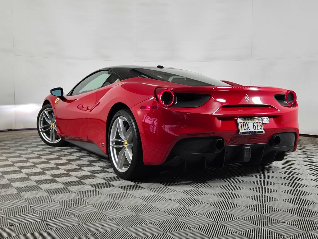 Used 2017 Ferrari 488 GTB RWD image 4