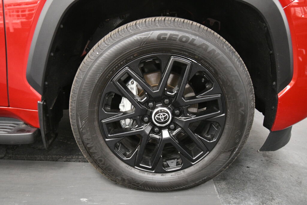 Used 2024 Toyota Sequoia Limited w/ Nightshade Package image 34