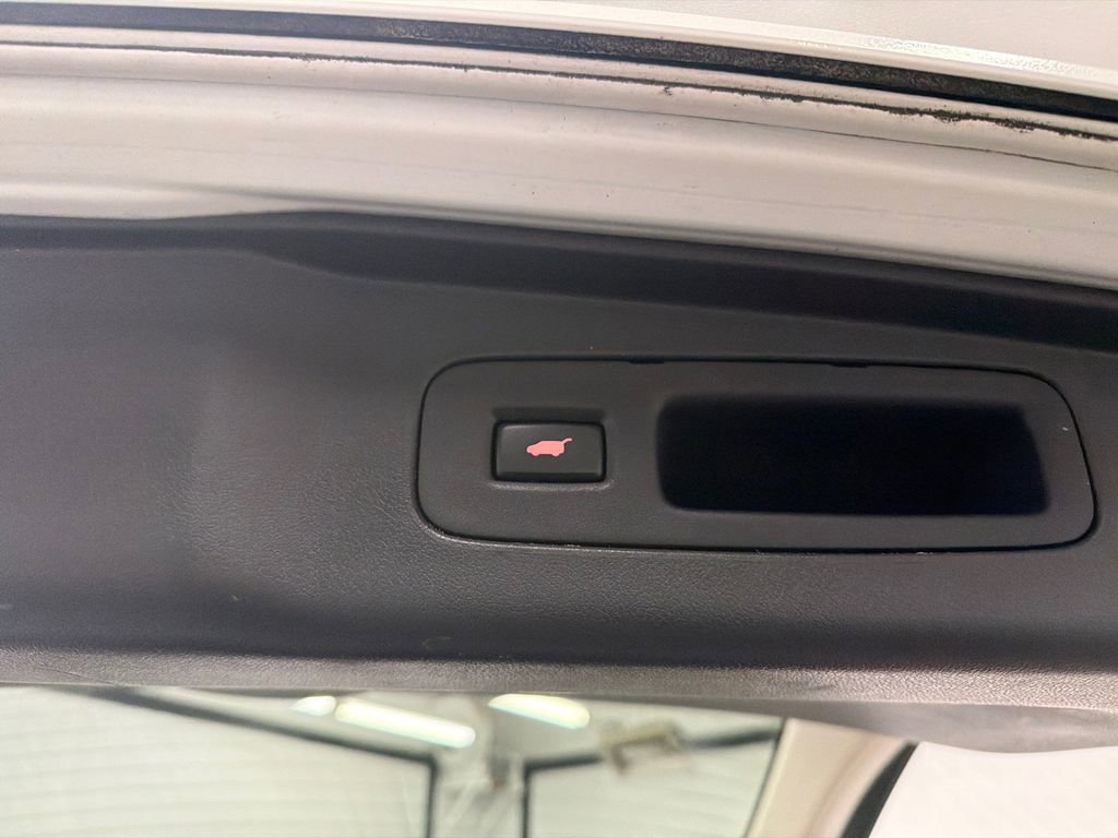 Used 2016 Honda CR-V Touring image 21