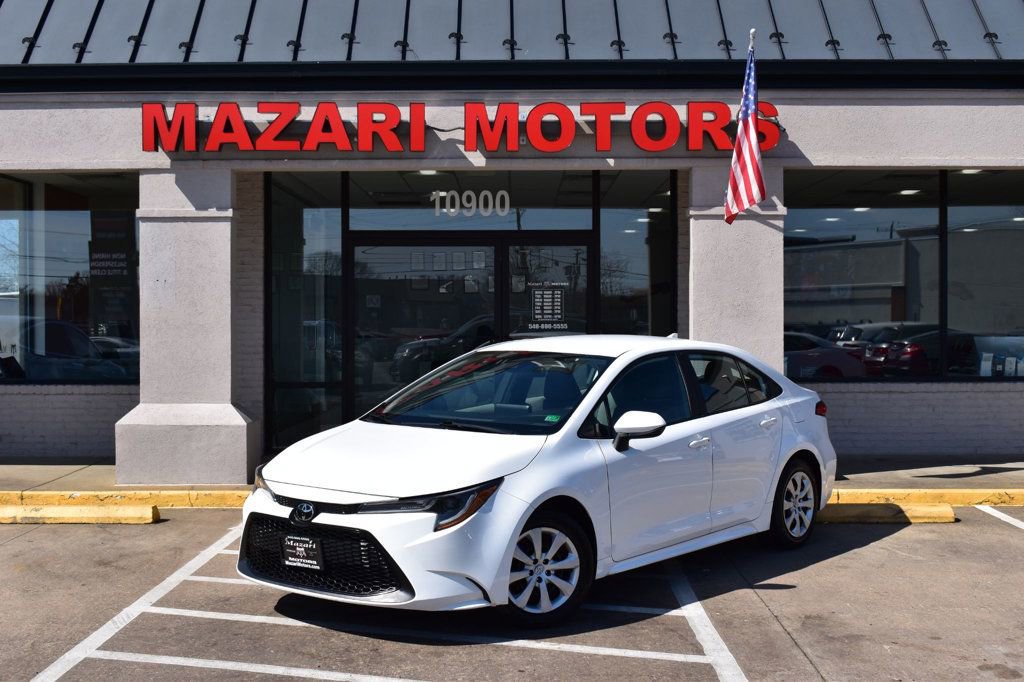 Used 2022 Toyota Corolla LE image 2