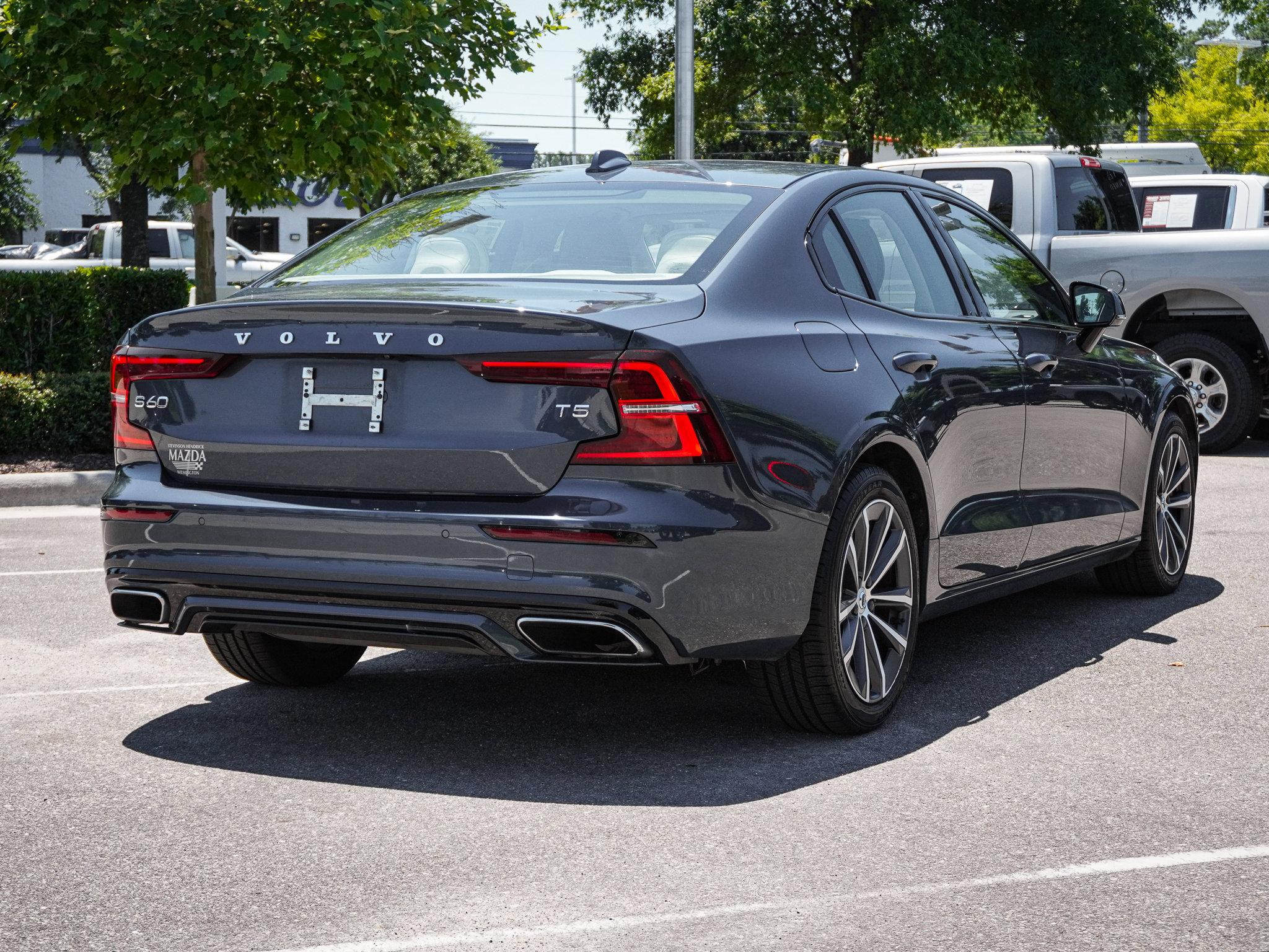 Used 2021 Volvo S60 T5 Momentum w/ Premium Package FWD image 10