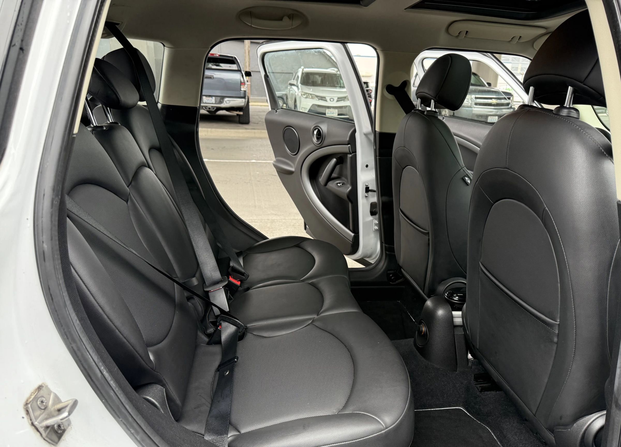 Used 2012 MINI Cooper Countryman S w/ Cold Weather Pkg image 17