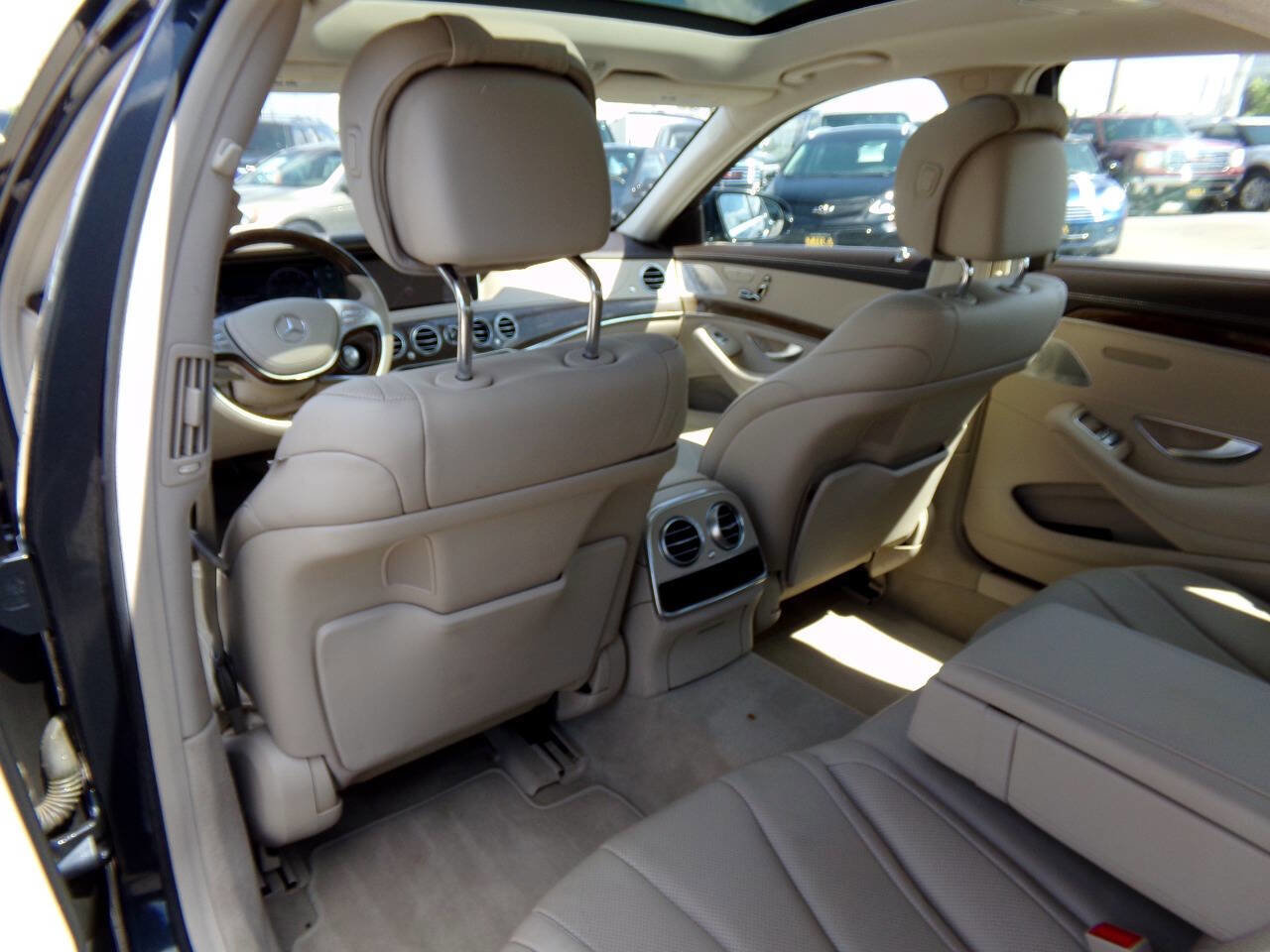 Used 2015 Mercedes-Benz S 550 4MATIC Sedan image 14