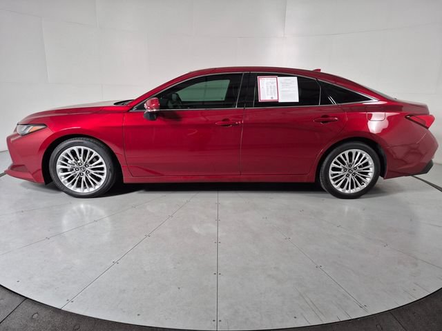 Certified 2022 Toyota Avalon Limited FWD image 2