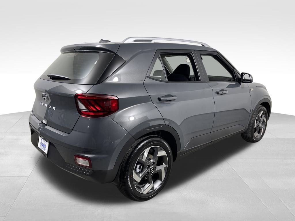 New 2026 Hyundai Venue SEL FWD image 5