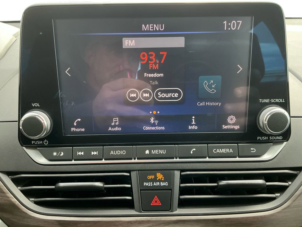 Used 2024 Nissan Altima 2.5 SV image 24