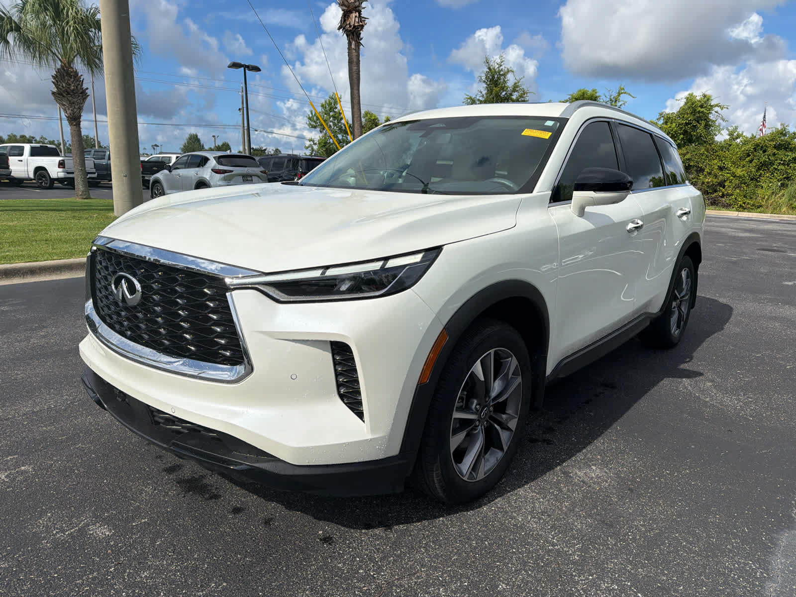 Used 2024 INFINITI QX60 Luxe FWD image 1