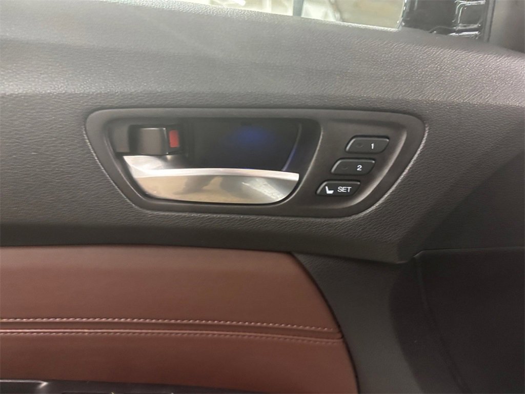 Certified 2017 Acura TLX V6 SH-AWD w/ Technology Pkg image 12