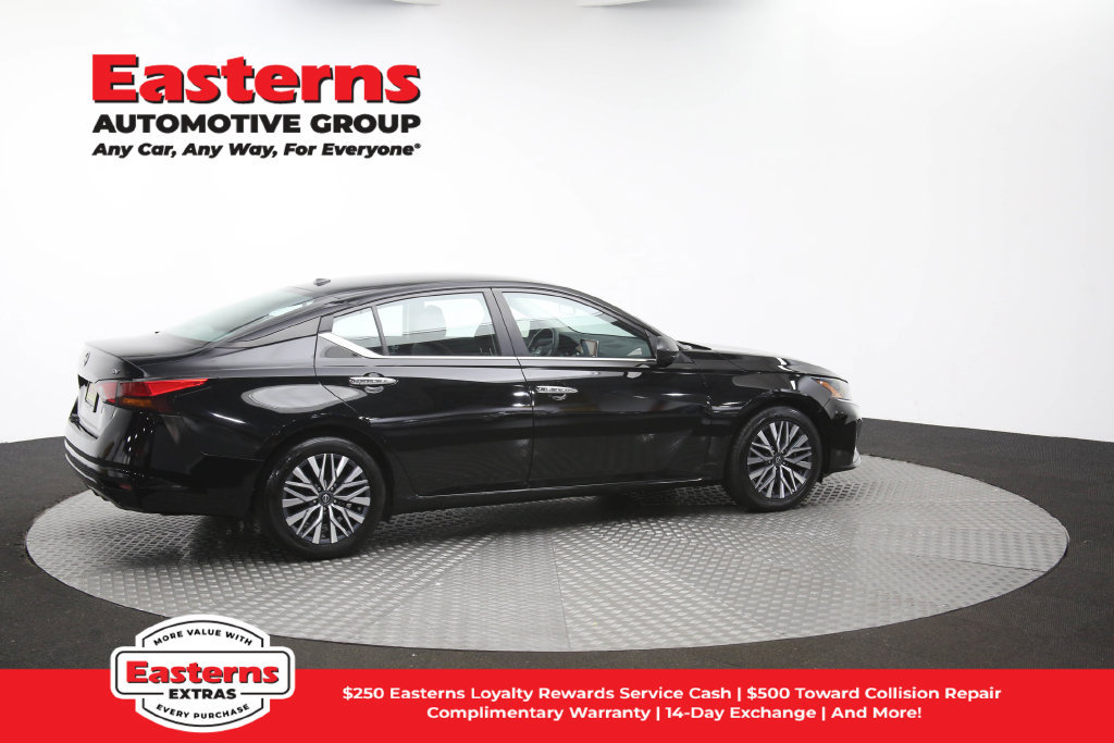 Used 2024 Nissan Altima 2.5 SV FWD image 45