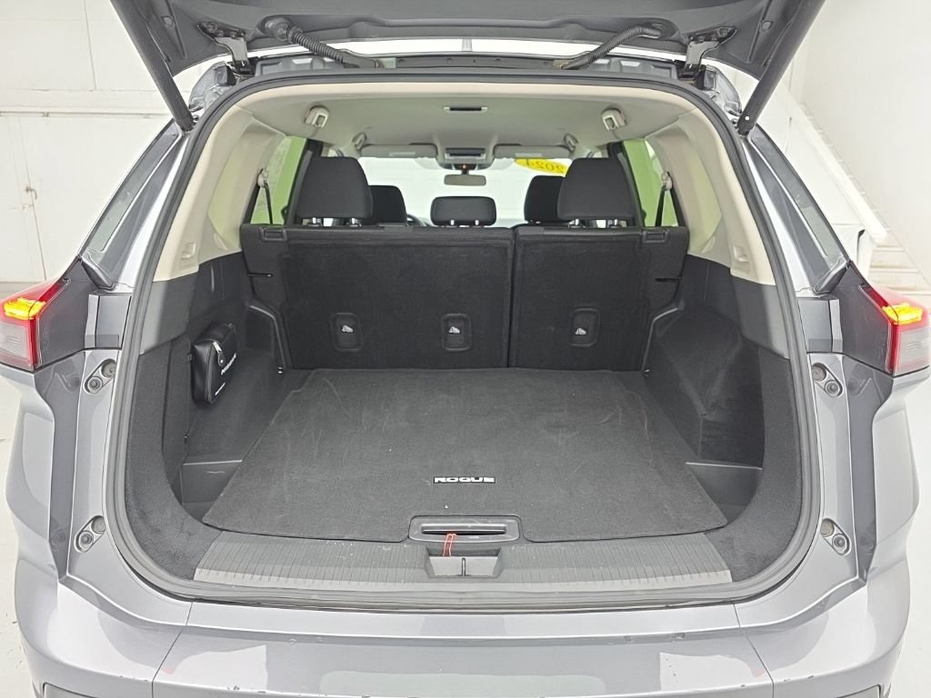 Used 2024 Nissan Rogue SV AWD/4WD image 45