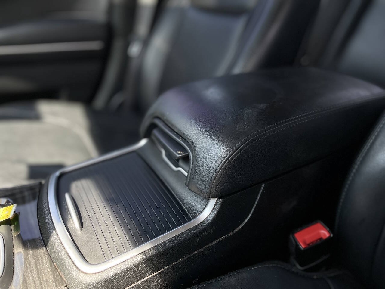 Used 2017 Chrysler 300 Limited RWD image 16