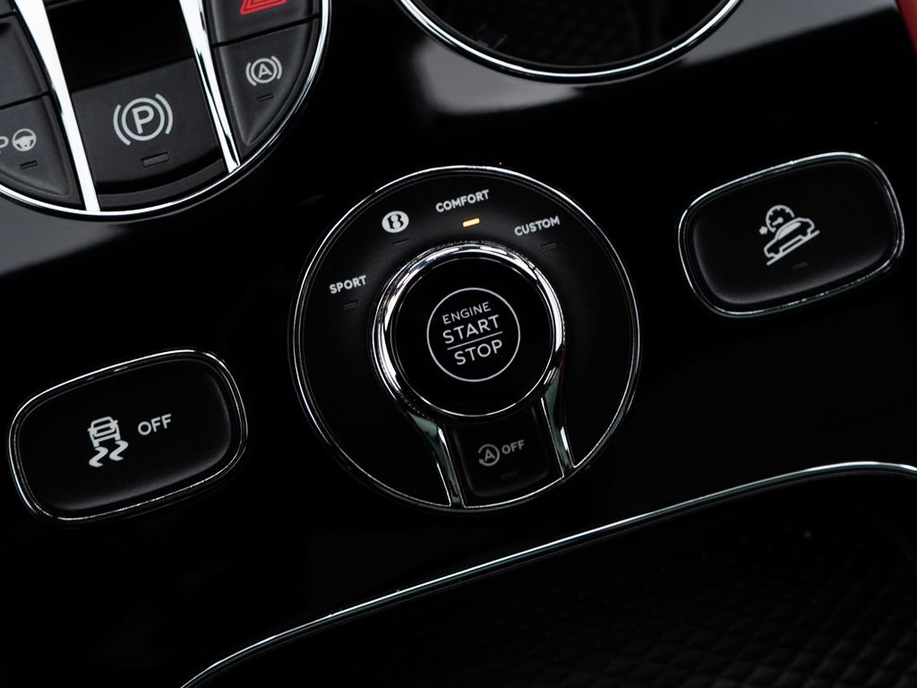 Used 2022 Bentley Bentayga AWD/4WD image 33