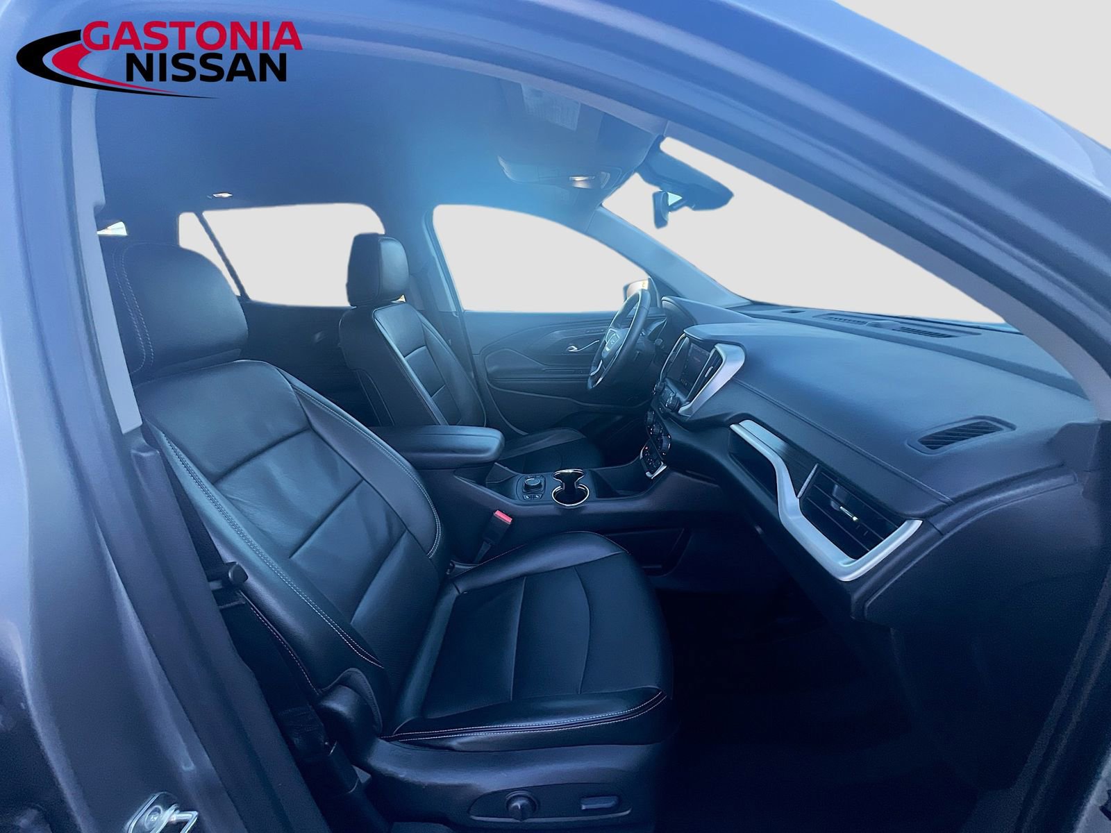 Used 2024 GMC Terrain SLT image 36