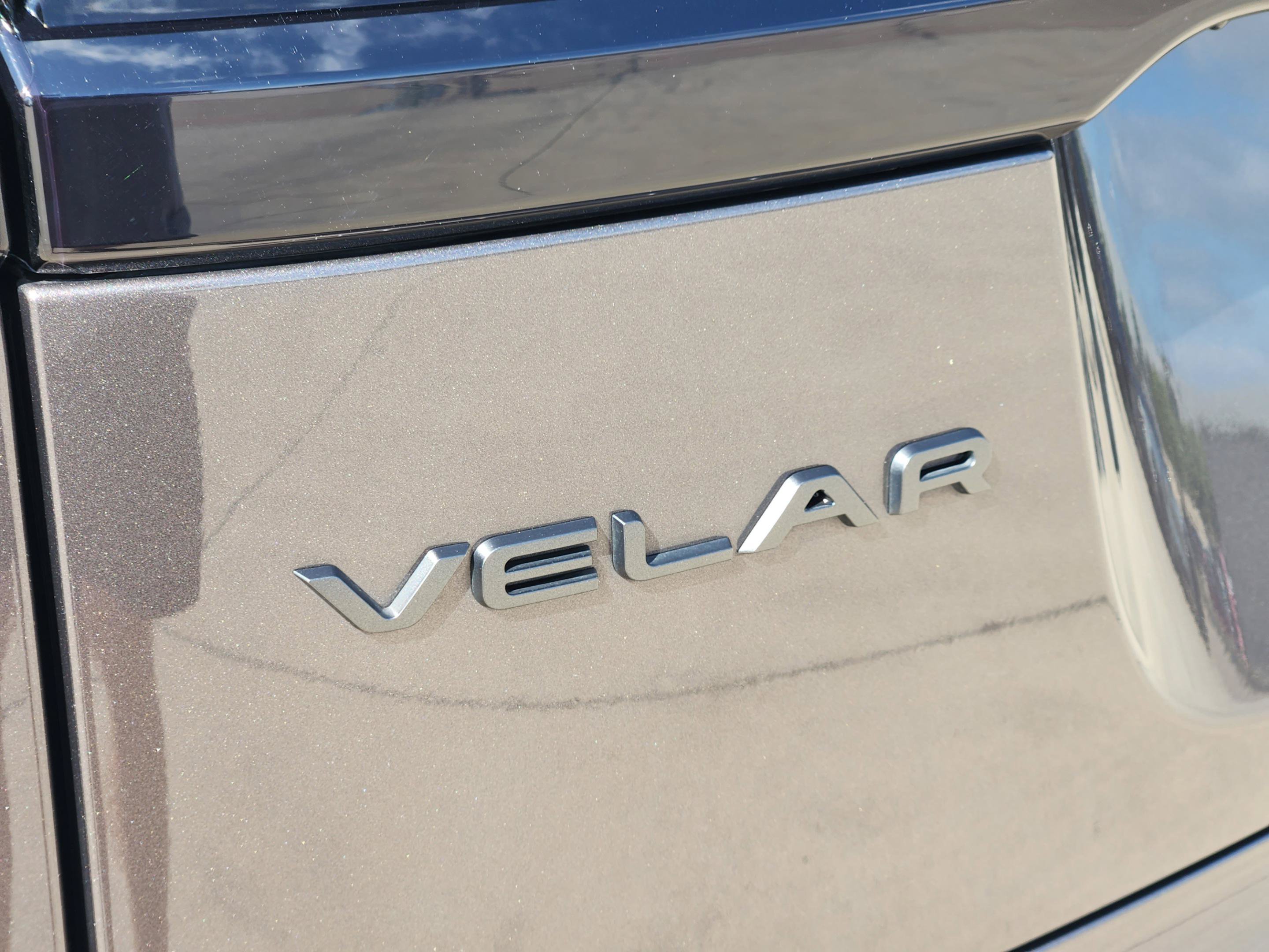 Certified 2026 Land Rover Range Rover Velar Dynamic SE AWD/4WD image 37