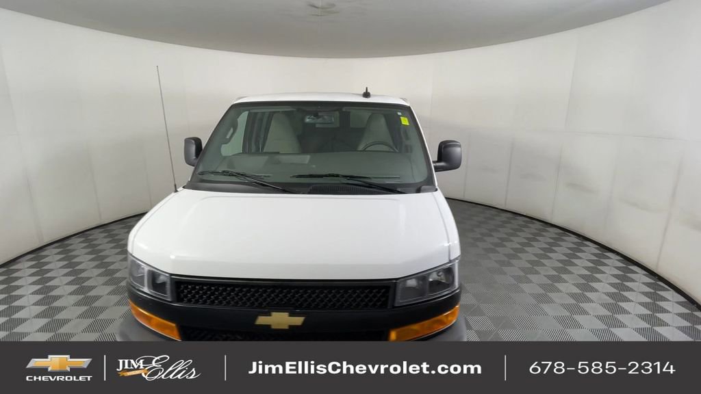 Used 2025 Chevrolet Express 3500 LS image 3