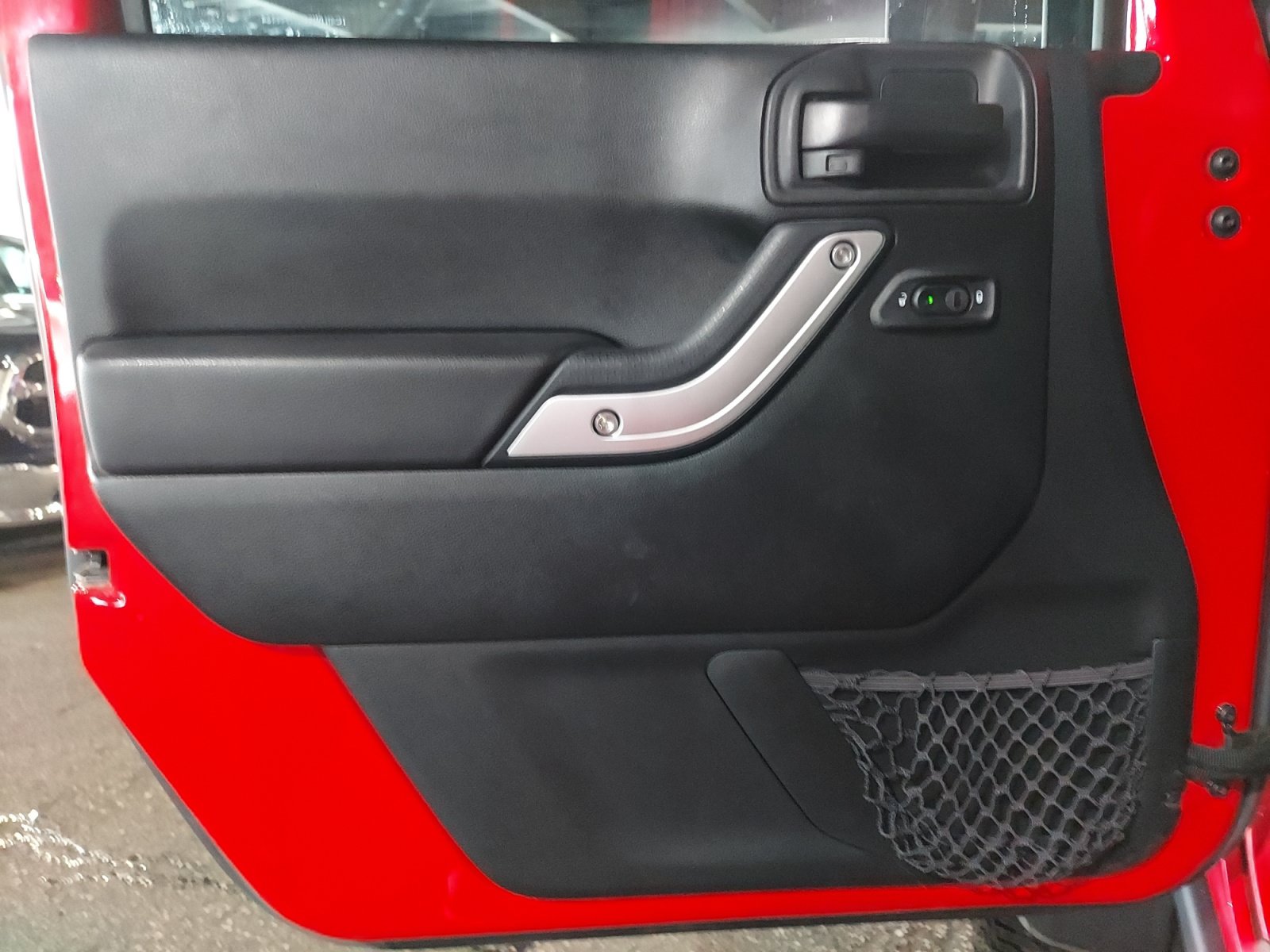 Used 2018 Jeep Wrangler Unlimited Rubicon w/ Connectivity Group AWD/4WD image 26