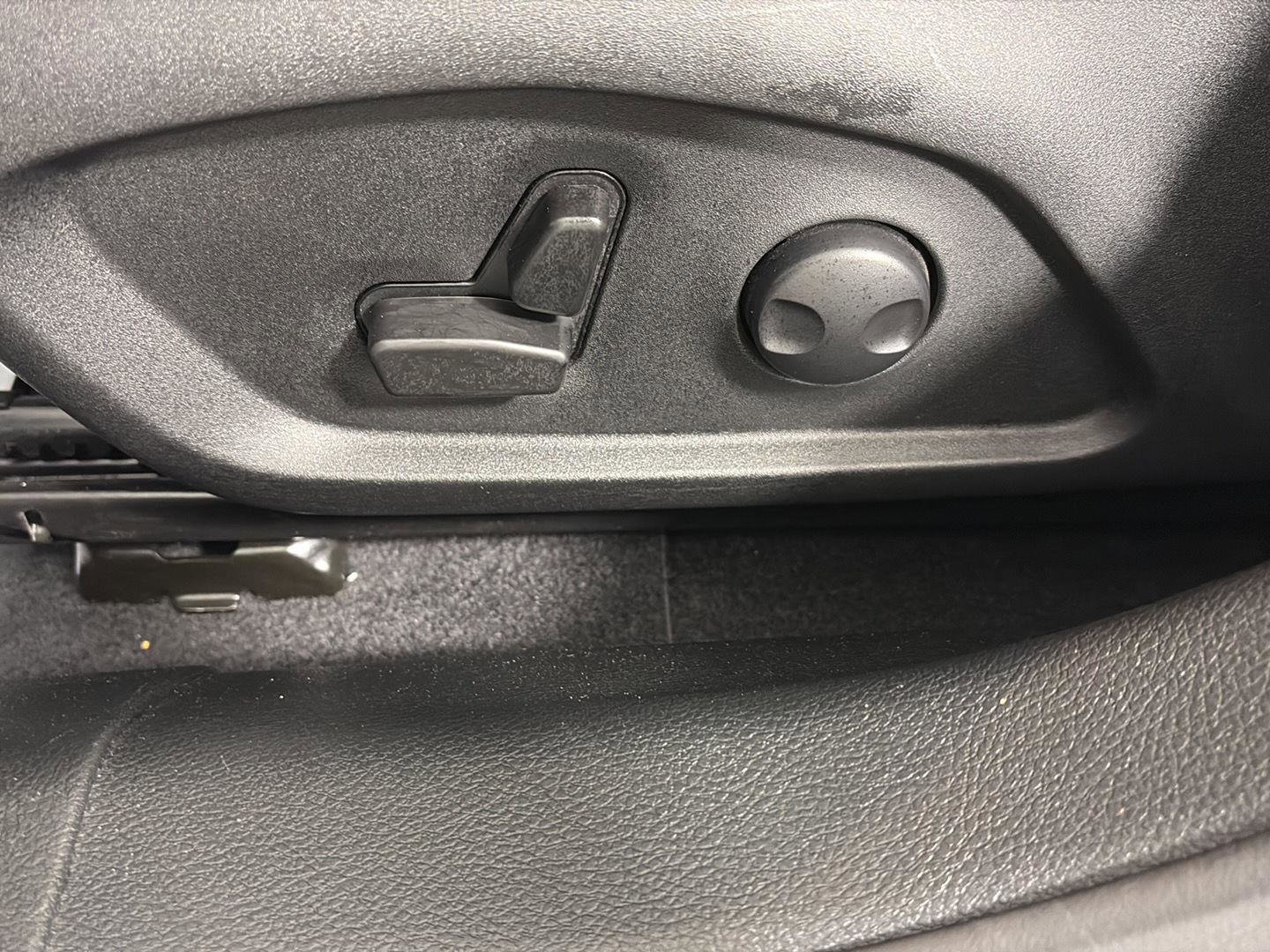 Used 2023 Jeep Compass Trailhawk w/ Trailhawk Elite Group image 26