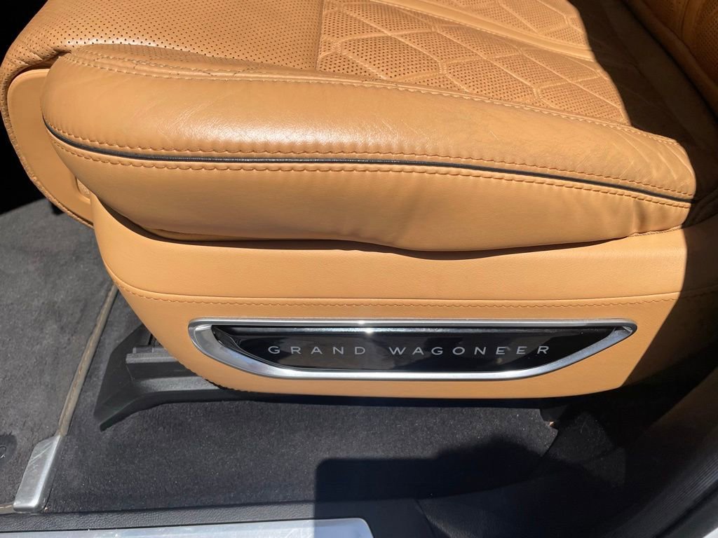 Used 2022 Jeep Grand Wagoneer Series III w/ Flexible Seating Group AWD/4WD image 11
