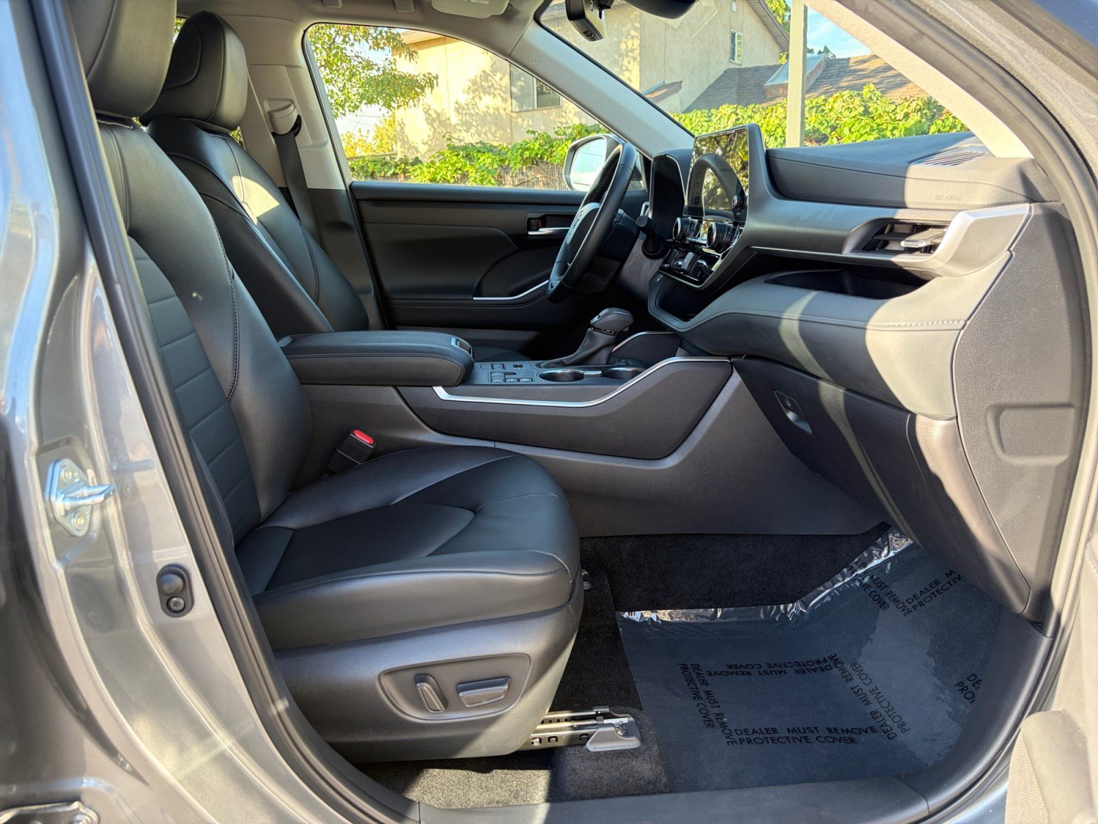 Used 2025 Toyota Highlander XLE AWD/4WD image 28