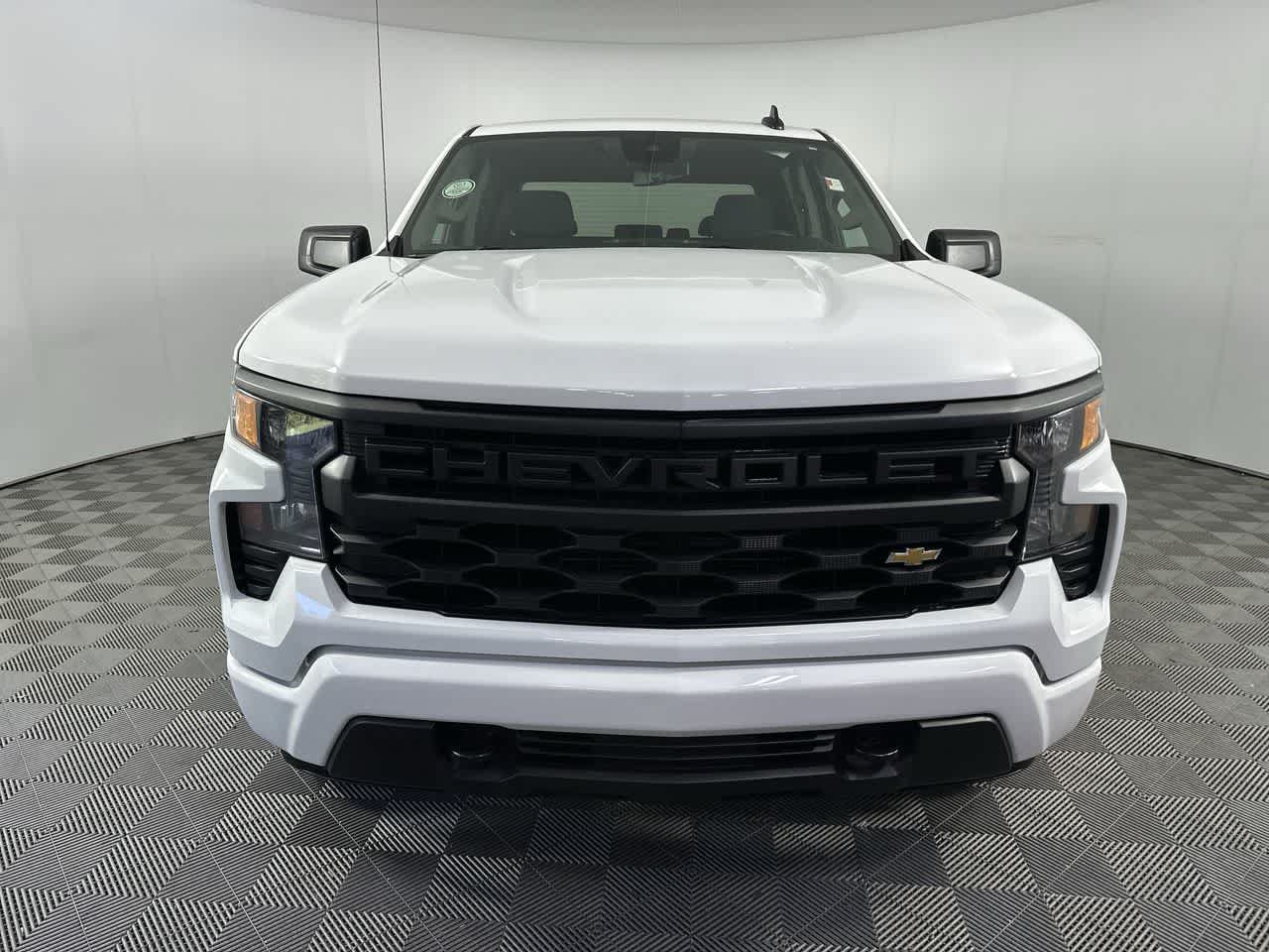 Used 2022 Chevrolet Silverado 1500 Custom AWD/4WD image 3