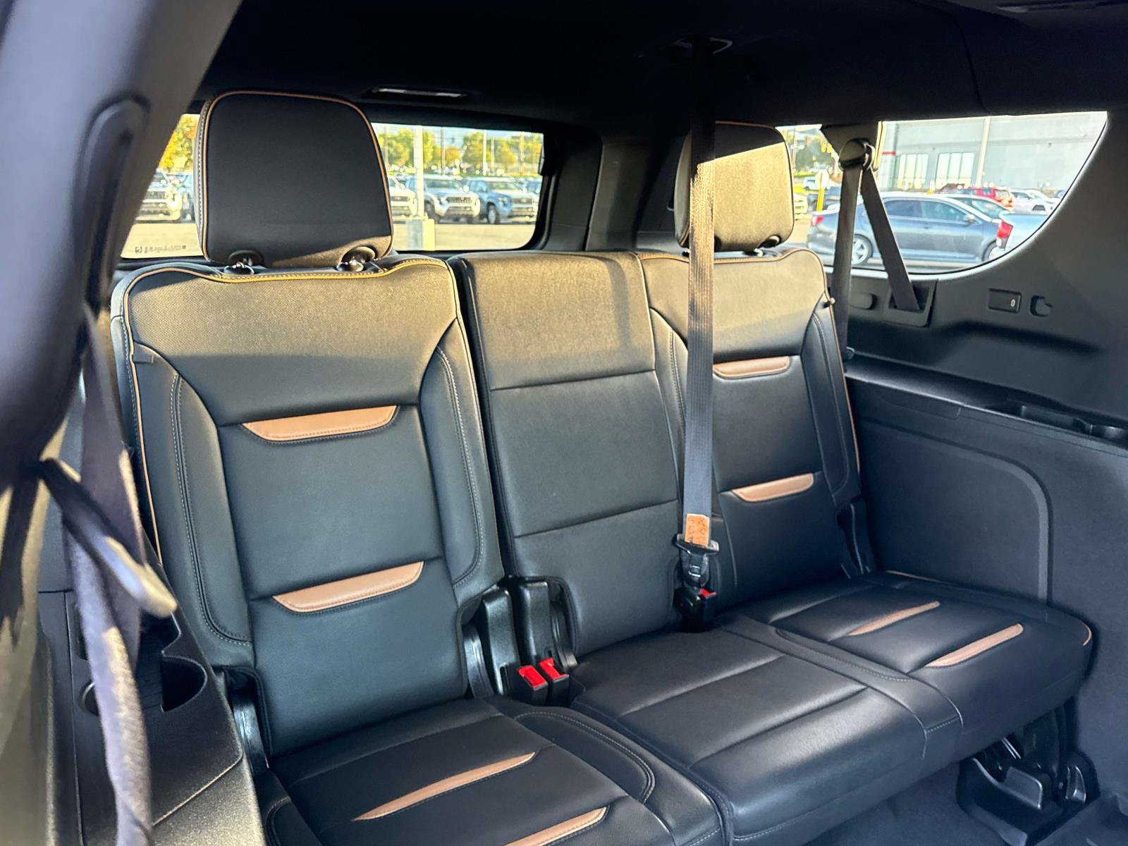 Used 2024 GMC Yukon XL AT4 w/ AT4 Premium Plus Package AWD/4WD image 19