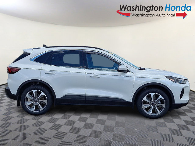 Used 2024 Ford Escape Platinum AWD/4WD image 7