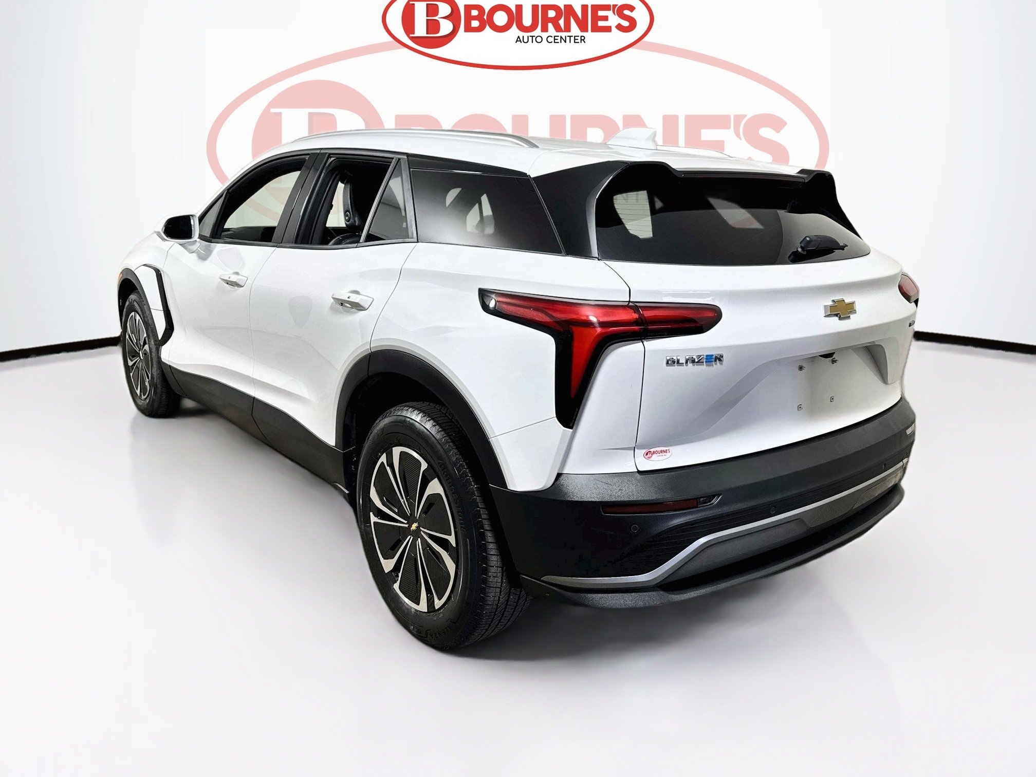 Used 2024 Chevrolet Blazer EV LT AWD/4WD image 8