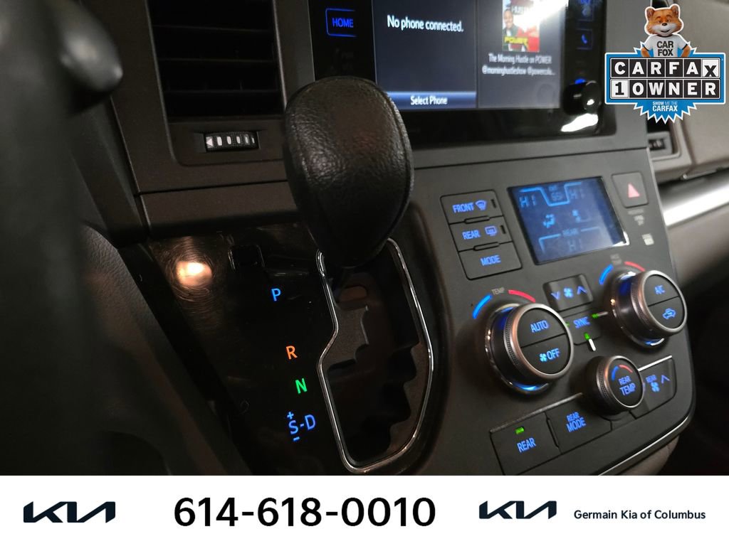 Used 2017 Toyota Sienna LE image 25