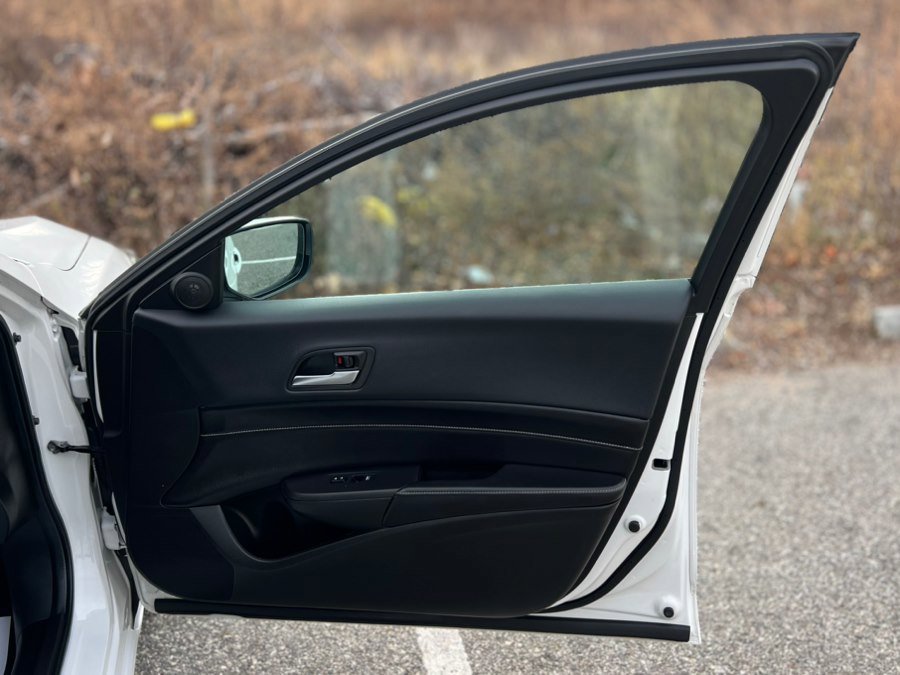 Used 2019 Acura ILX w/ Premium Package image 34