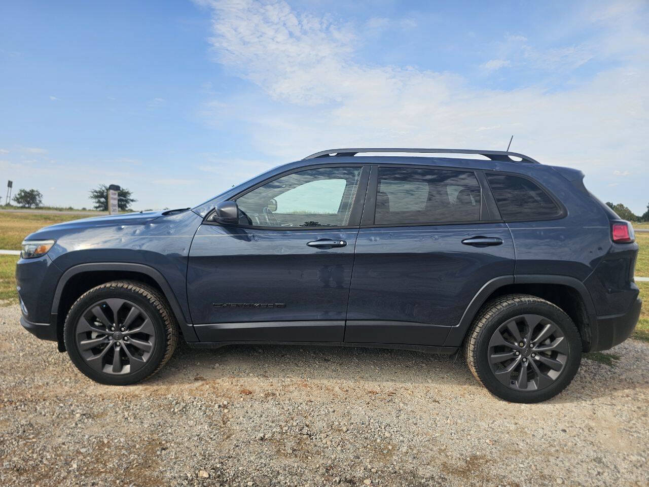 Used 2021 Jeep Cherokee Latitude Lux 80th Anniv w/ Quick Order Package 26U 80TH AWD/4WD image 4