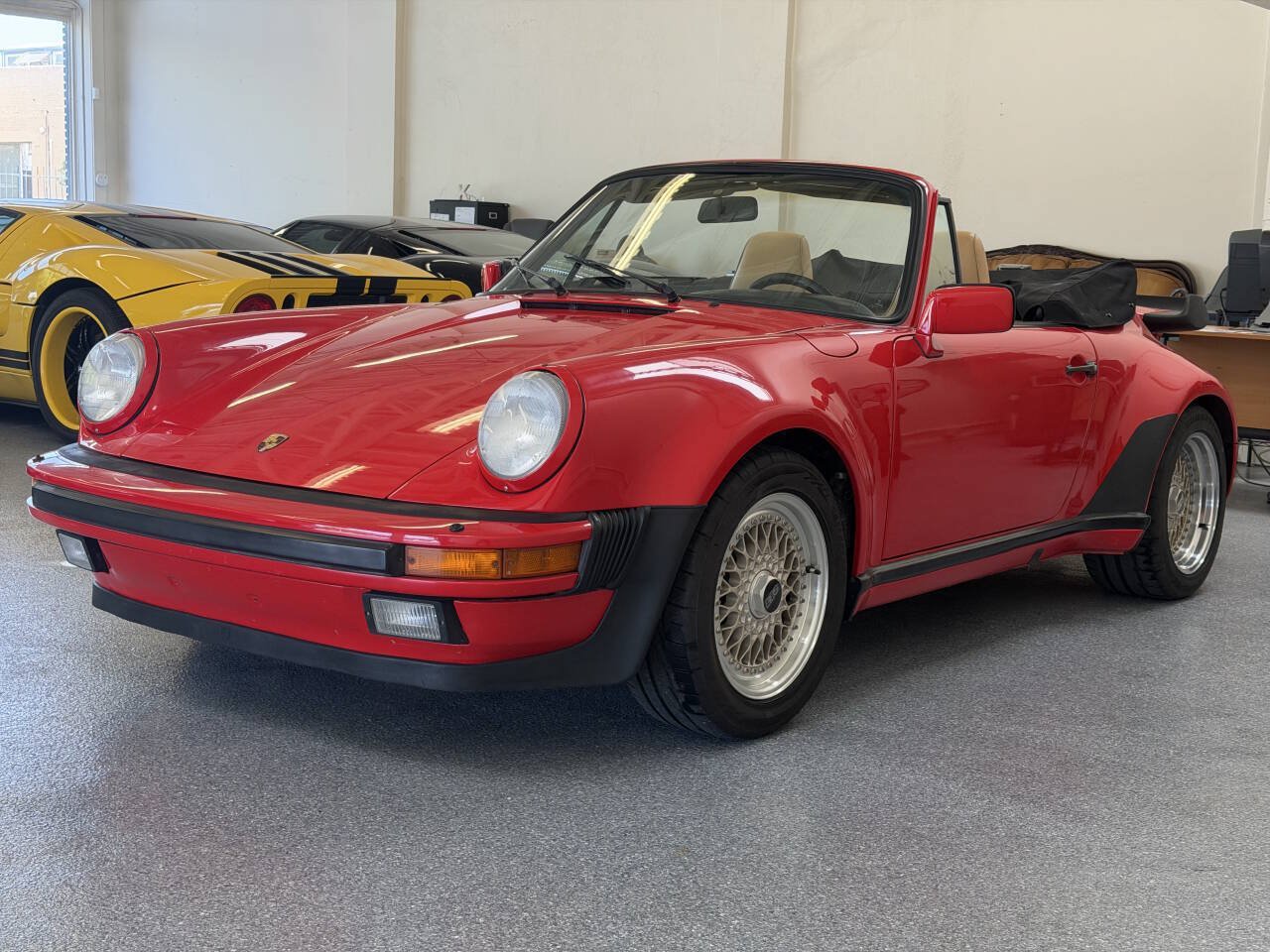 Used 1988 Porsche 911 Carrera RWD image 2
