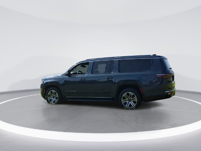 Used 2024 Jeep Wagoneer L Series II w/ Flexible Seating Group AWD/4WD image 5