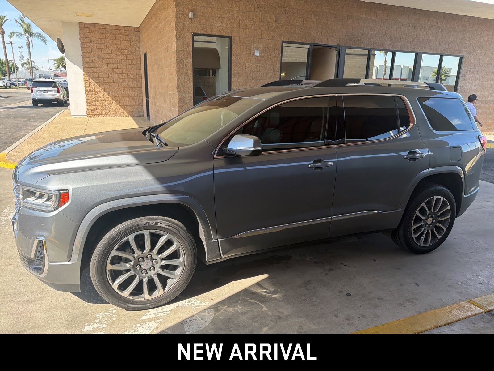 Used 2021 GMC Acadia Denali w/ Trailering Package AWD/4WD image 1