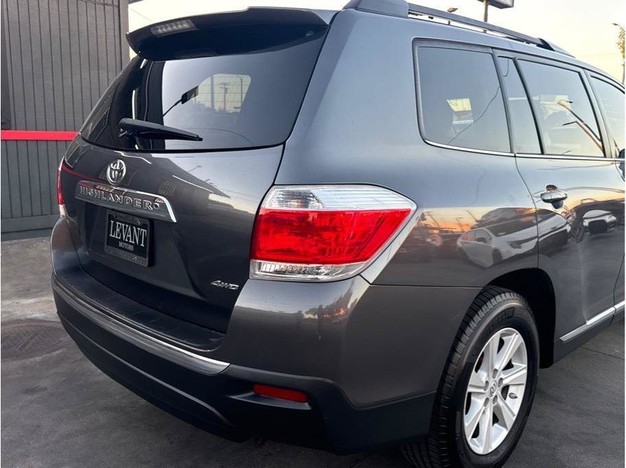 Used 2013 Toyota Highlander SE AWD/4WD image 12