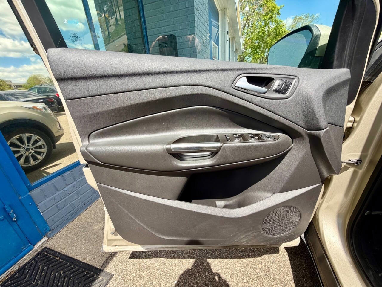 Used 2017 Ford Escape Titanium w/ Equipment Group 301A AWD/4WD image 27